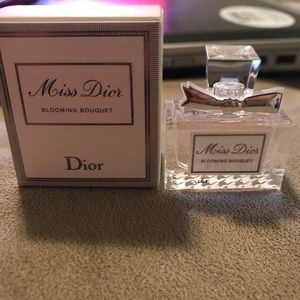 Miss Dior blooming bouquet mini